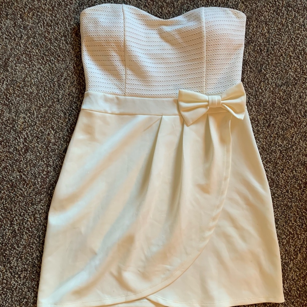 Strapless little white dress